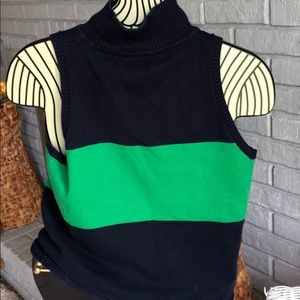 No sleeve turtleneck